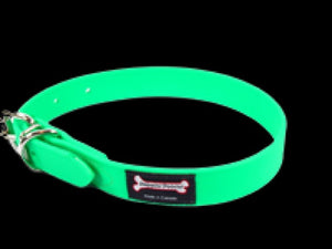 Smoochy Poochy Polyvinyl Buckle Collar - Apple